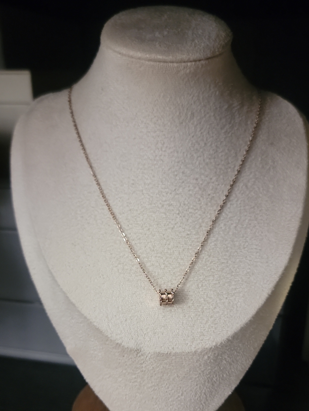 Delicate Rose Gold Pendant Necklace - Women Jewelry